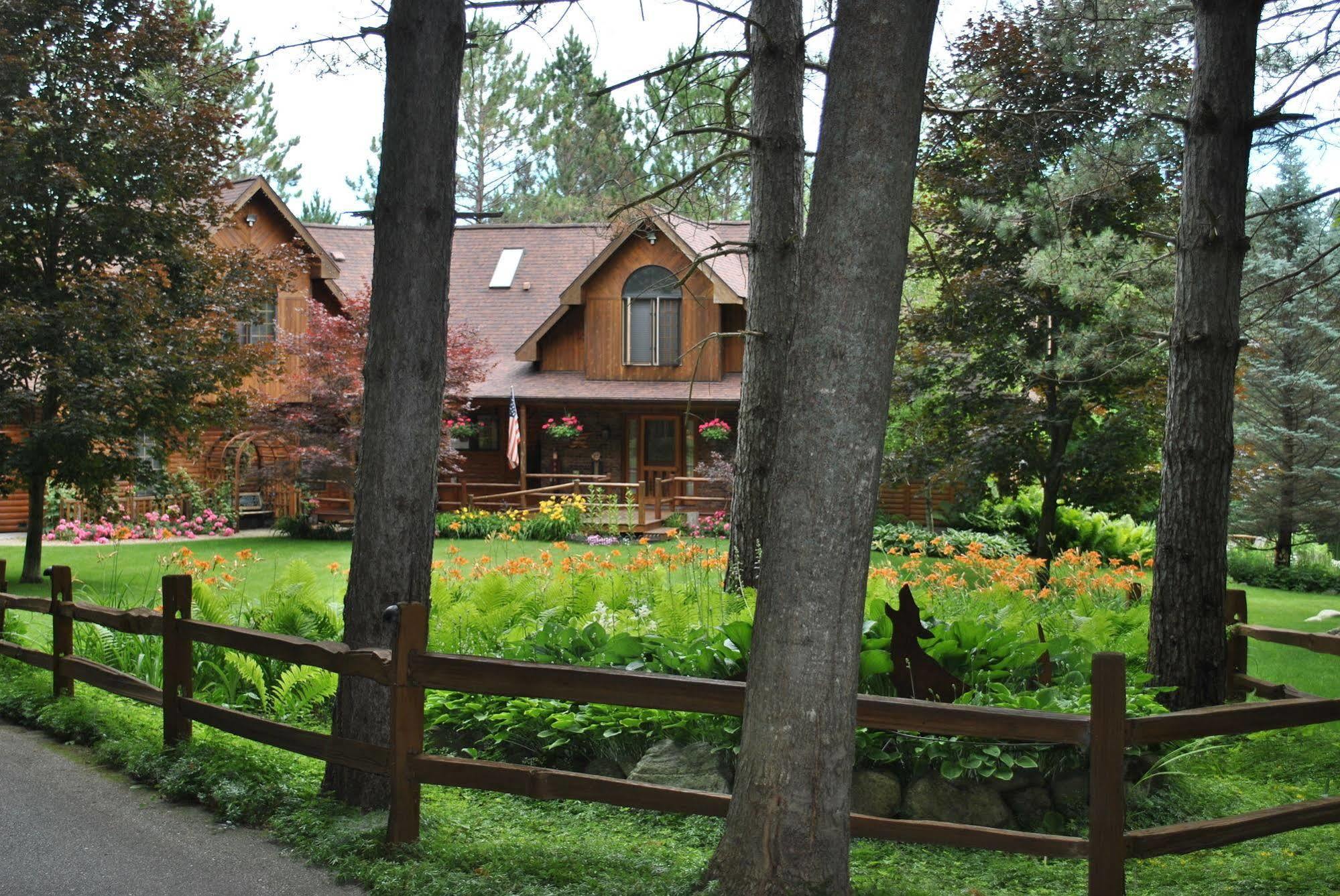 Horton Creek Inn B&B Charlevoix Extérieur photo