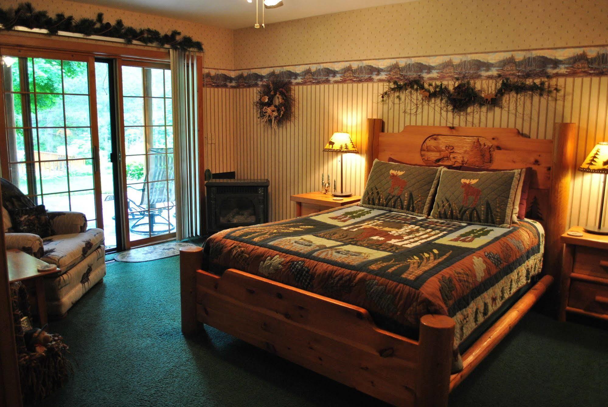 Horton Creek Inn B&B Charlevoix Extérieur photo