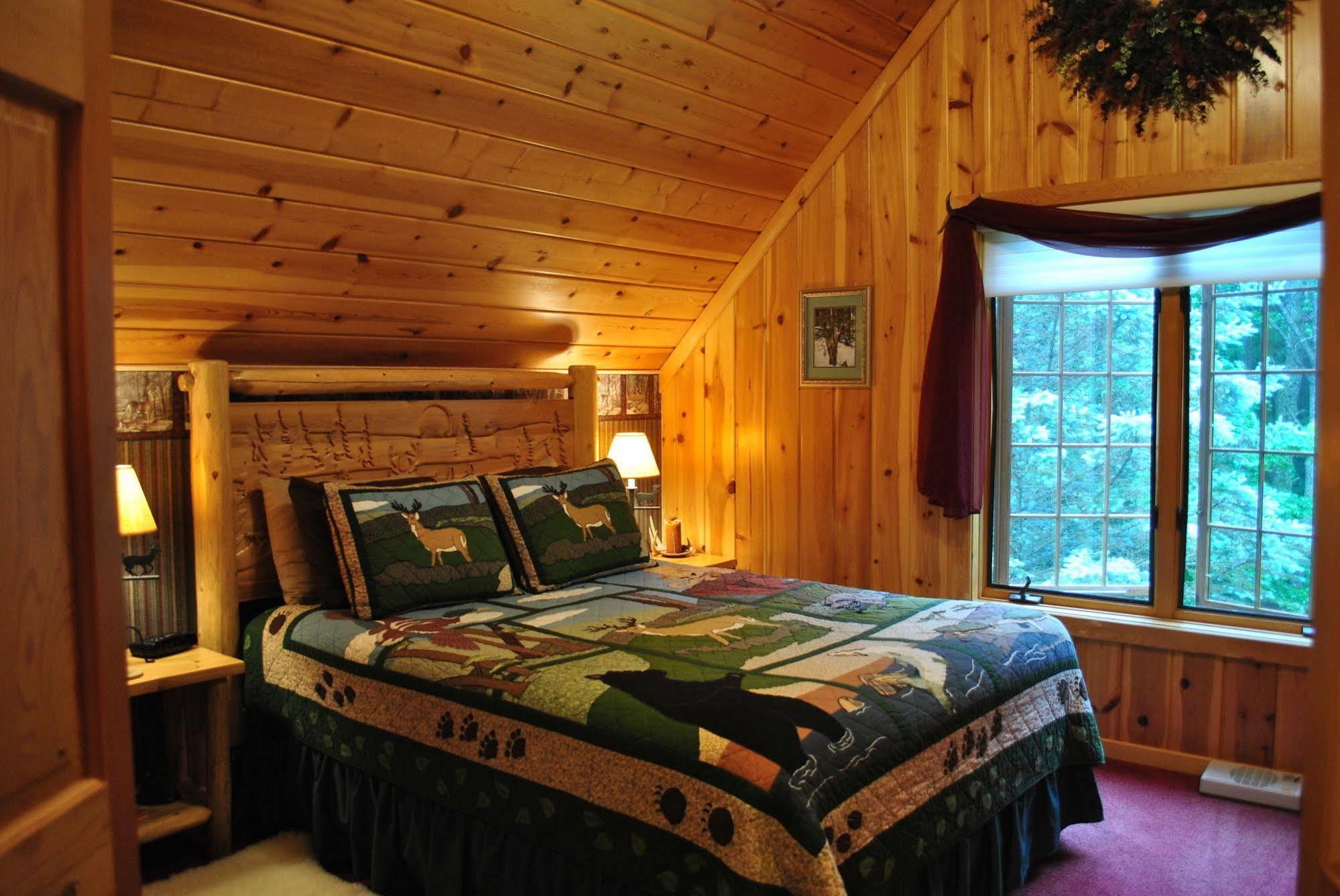 Horton Creek Inn B&B Charlevoix Extérieur photo