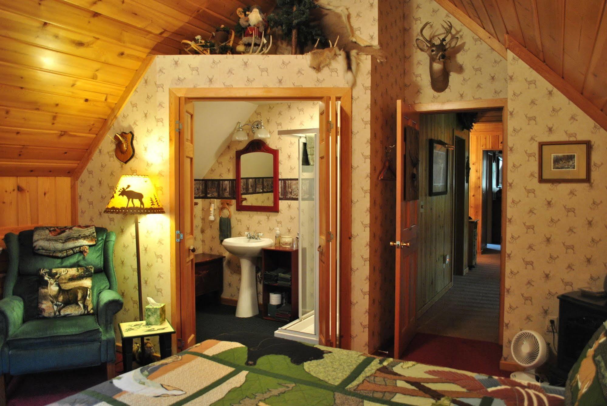 Horton Creek Inn B&B Charlevoix Extérieur photo