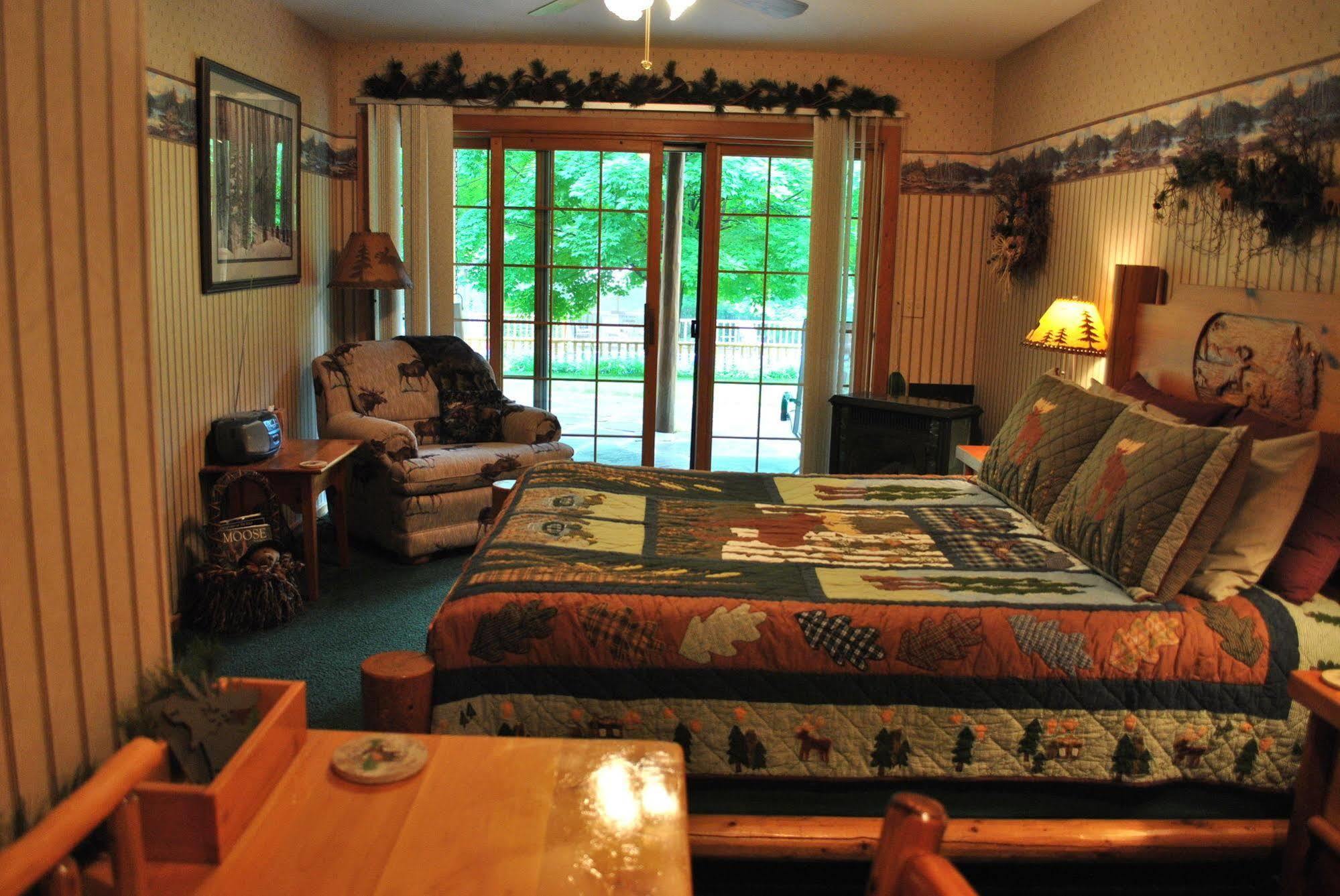 Horton Creek Inn B&B Charlevoix Extérieur photo