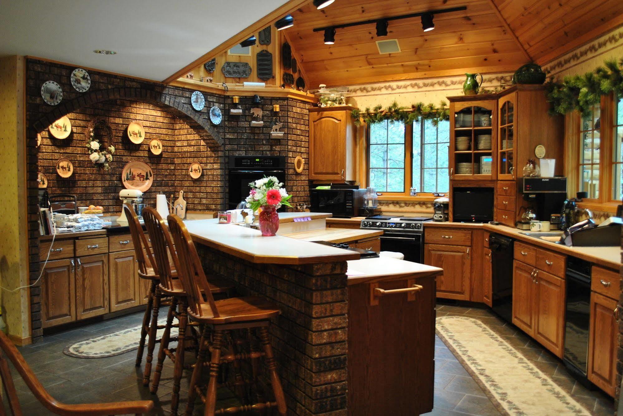 Horton Creek Inn B&B Charlevoix Extérieur photo